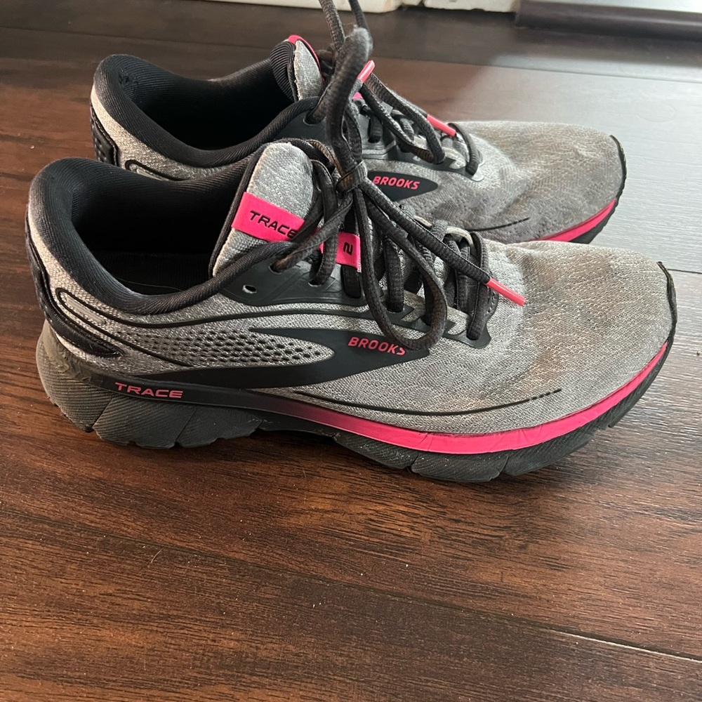 Brooks Women's Gray and Pink Running Shoes